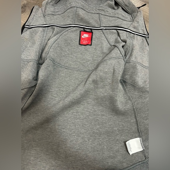 Women’s Nike Gray Full-Zip Tech Fleece Hoodie - Picture 6 of 6